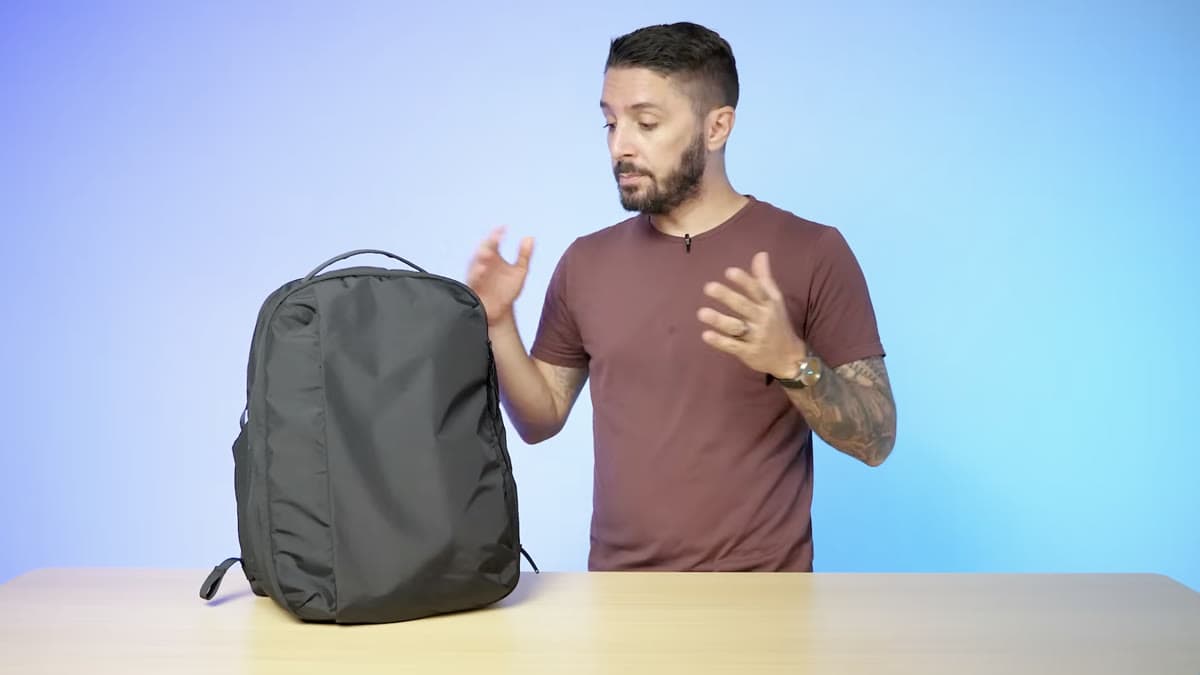 Nomads Nation reviewing the Almond Oak backpack